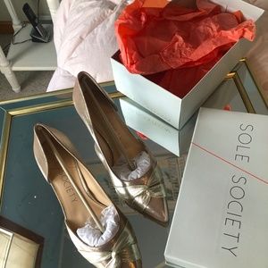 Sole society size 10 gold
